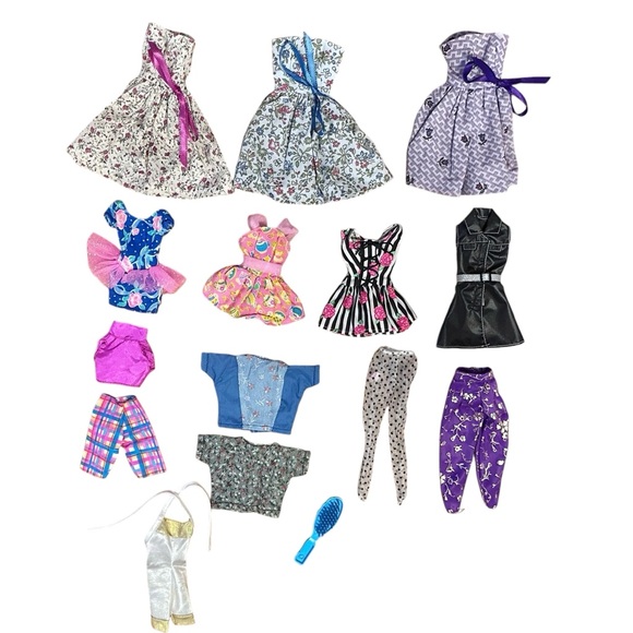Barbie Clothes Bundle + Hair Brush - Picture 7 of 7